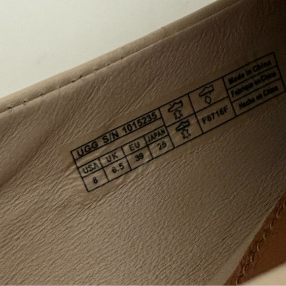 UGG Womens Leather Flats Beige Pointed Toe Loafers Snakeskin Detail Size 8 Work - Picture 6 of 7